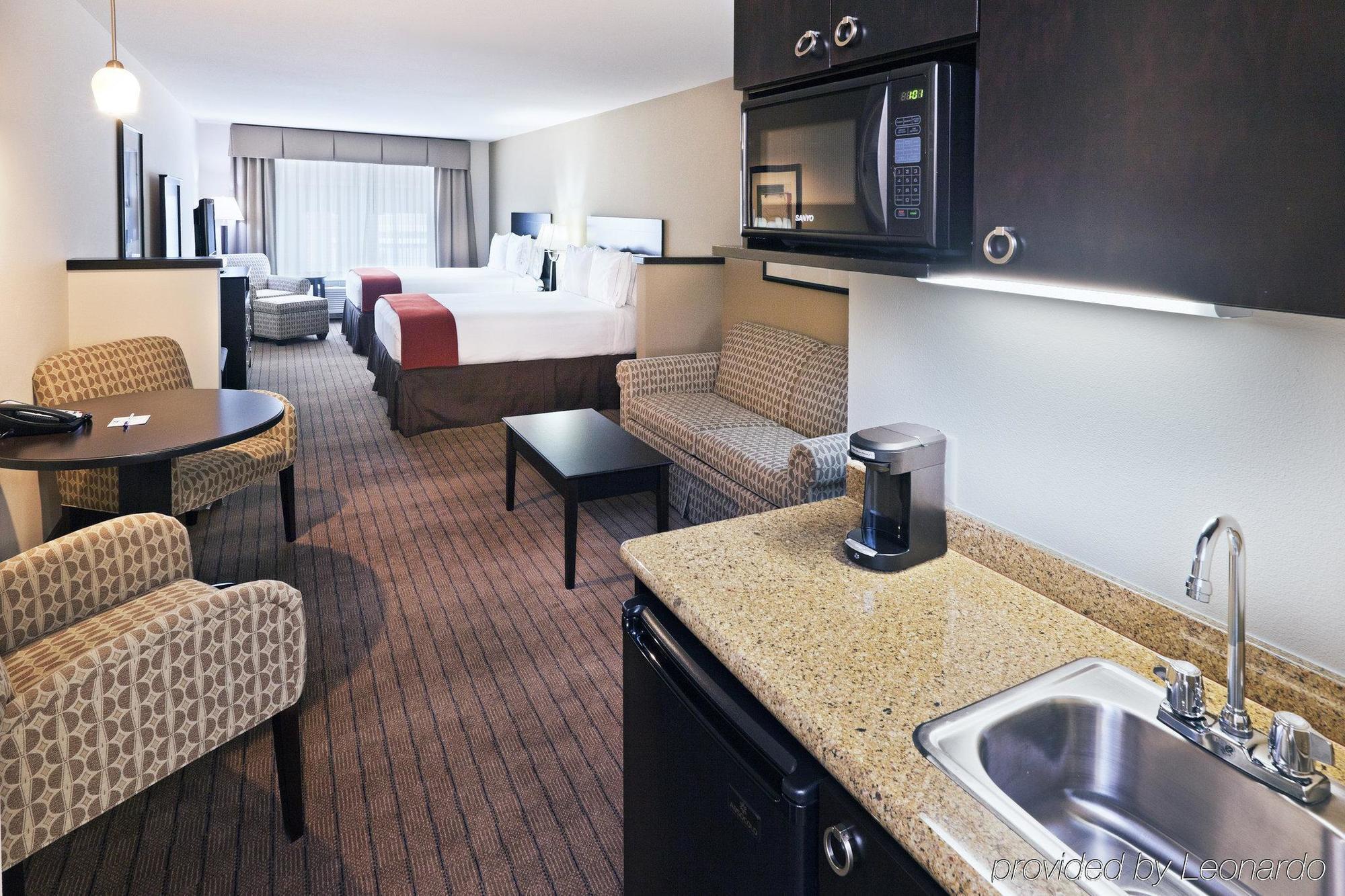Holiday Inn Express & Suites El Paso Airport By Ihg Номер фото